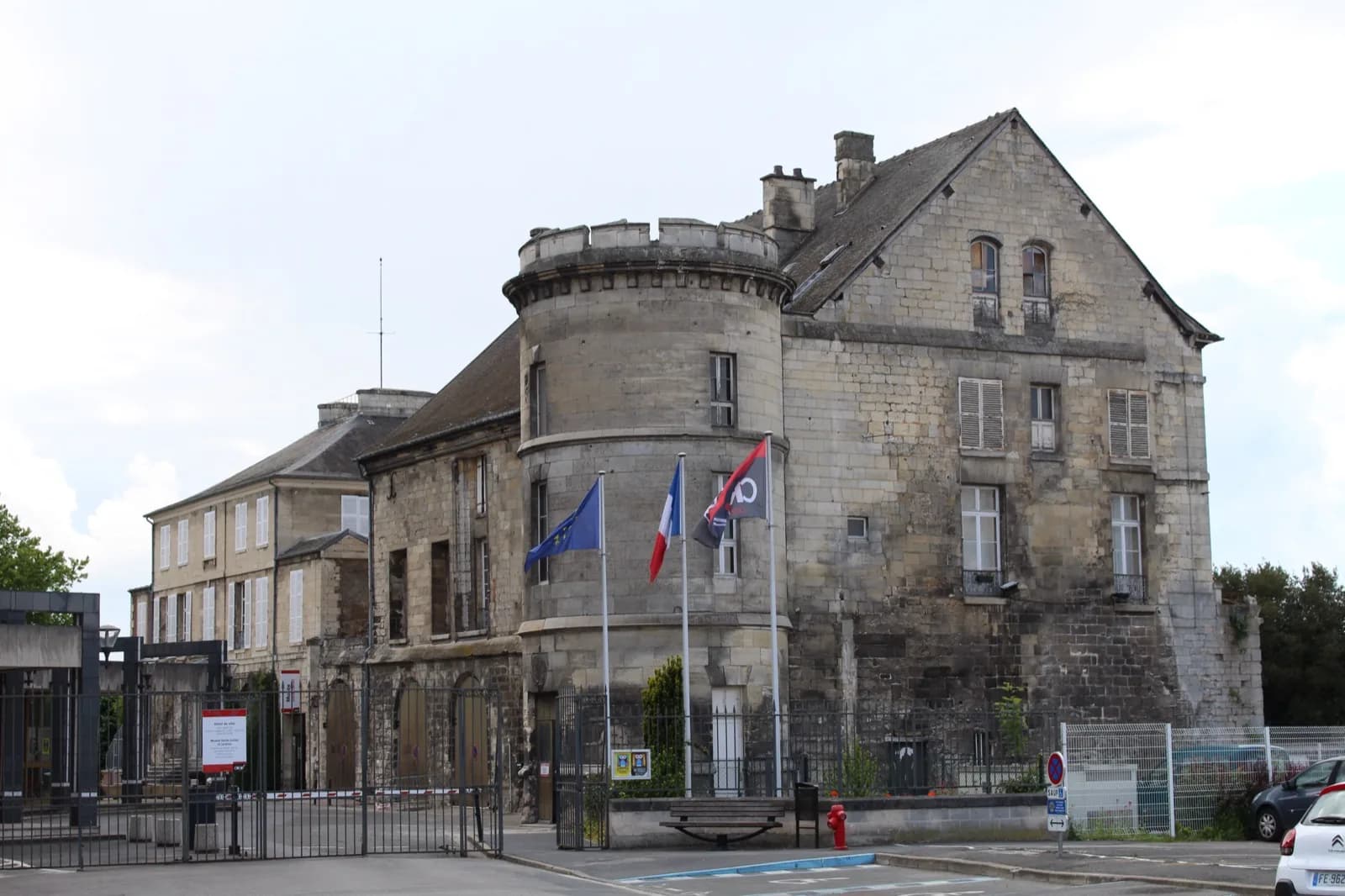 Château de Creil, ancien château médiéval au cœur de la ville du sud de l'Oise